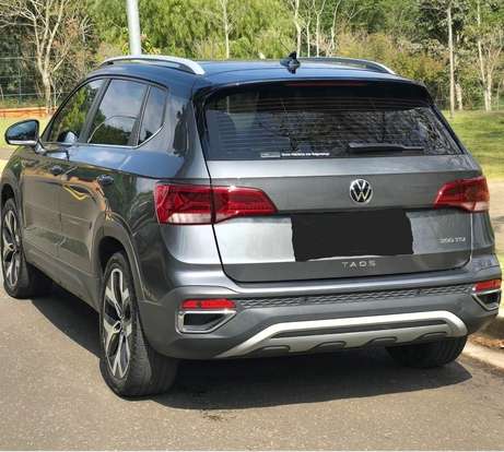VOLKSWAGEN-TAOS-2023