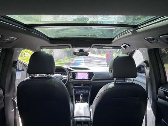 VOLKSWAGEN-TAOS-2025