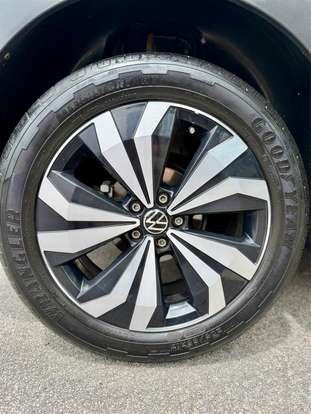 VOLKSWAGEN-T-CROSS-2024