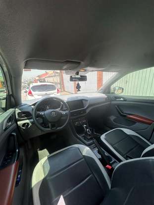 VOLKSWAGEN-T-CROSS-2021