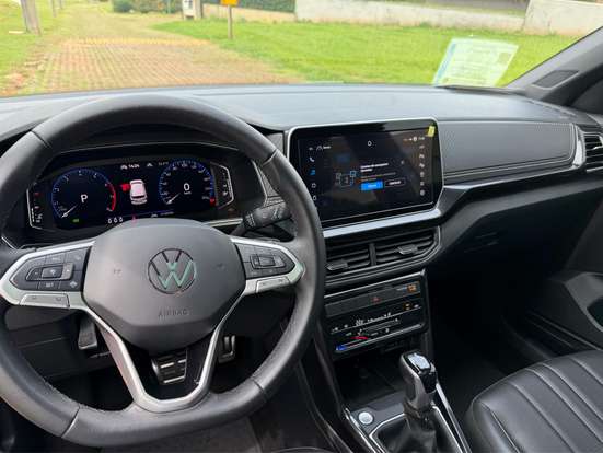 VOLKSWAGEN-T-CROSS-2024