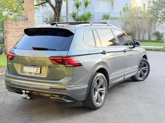 VOLKSWAGEN-TIGUAN-2020