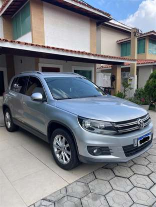 VOLKSWAGEN-TIGUAN-2011