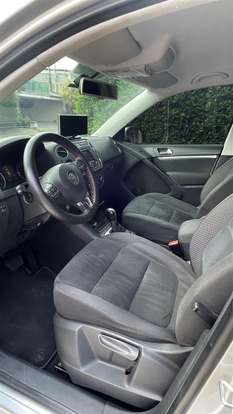 VOLKSWAGEN-TIGUAN-2011