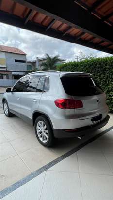 VOLKSWAGEN-TIGUAN-2011