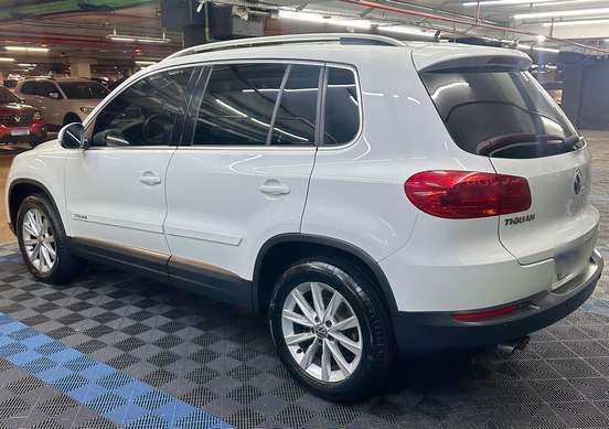 VOLKSWAGEN-TIGUAN-2015