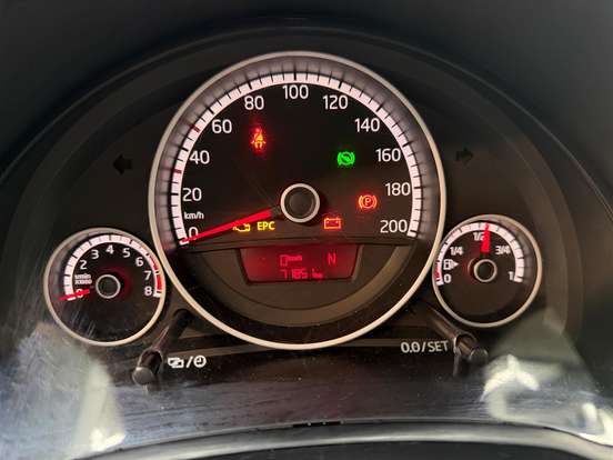 VOLKSWAGEN-UP-1.0 MPI MOVE UP 12V FLEX 4P AUTOMATIZADO VOLKSWAGEN-UP-2017