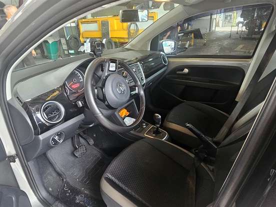VOLKSWAGEN-UP-1.0 MPI MOVE UP 12V FLEX 4P AUTOMATIZADO VOLKSWAGEN-UP-2016