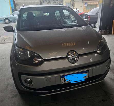 VOLKSWAGEN-UP-2016