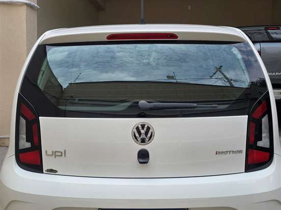 VOLKSWAGEN-UP-1.0 MPI MOVE UP 12V FLEX 4P AUTOMATIZADO VOLKSWAGEN-UP-2017