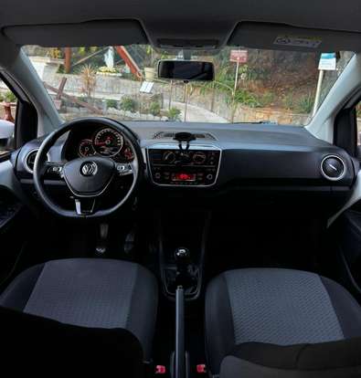 VOLKSWAGEN-UP-2018