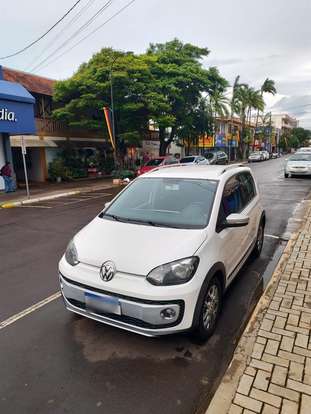 VOLKSWAGEN-UP-2016
