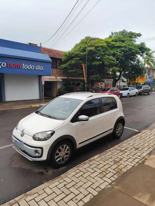 VOLKSWAGEN-UP-2016
