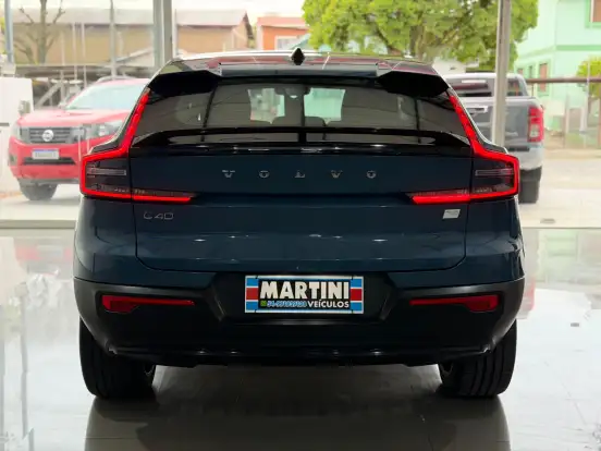 VOLVO-C40-2022