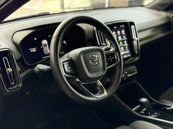 VOLVO-C40-2022
