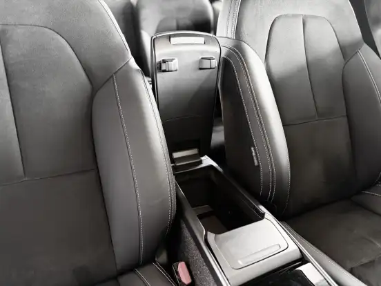 VOLVO-C40-2022