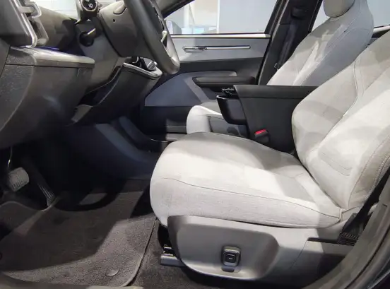 VOLVO-EX30-2024