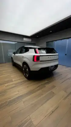 VOLVO-EX30-2024