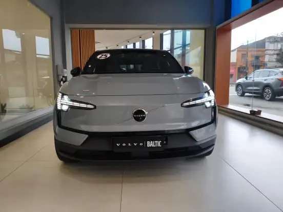 VOLVO-EX30-2024