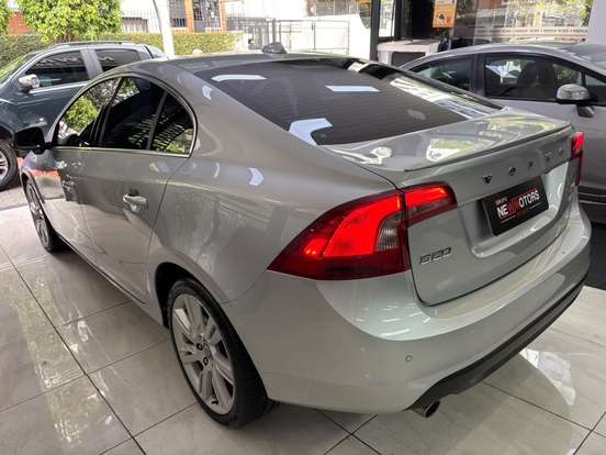 VOLVO-S60-2010