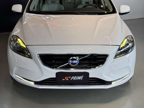 VOLVO-V40-2.0 T4 DYNAMIC TURBO GASOLINA 4P AUTOMÁTICO VOLVO-V40-2013