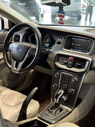 VOLVO-V40-2.0 T4 DYNAMIC TURBO GASOLINA 4P AUTOMÁTICO VOLVO-V40-2013