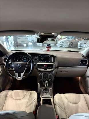 VOLVO-V40-2.0 T4 DYNAMIC TURBO GASOLINA 4P AUTOMÁTICO VOLVO-V40-2013