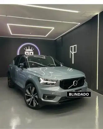 VOLVO-XC40-2021