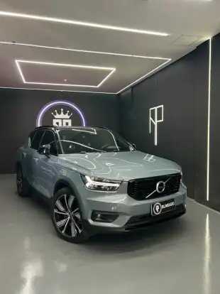 VOLVO-XC40-2021