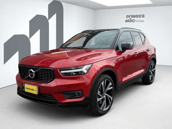 VOLVO-XC40-2019