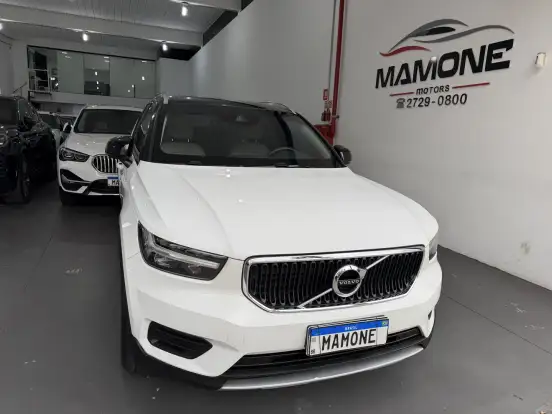 VOLVO-XC40-2018