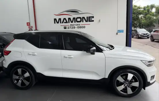 VOLVO-XC40-2018