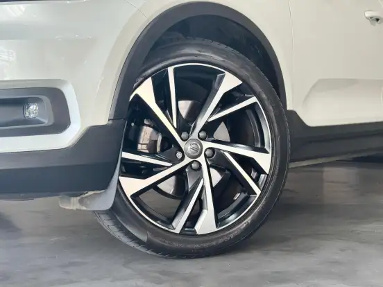 VOLVO-XC40-2.0 T5 GASOLINA R-DESIGN AWD GEARTRONIC VOLVO-XC40-2019