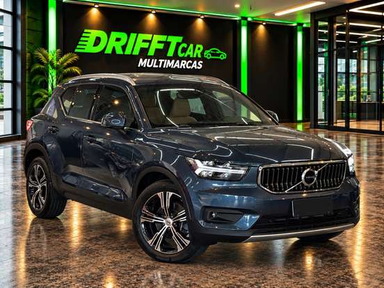 VOLVO-XC40-2019