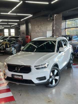 VOLVO-XC40-2020
