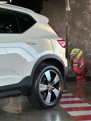 VOLVO-XC40-2.0 T4 GASOLINA MOMENTUM GEARTRONIC VOLVO-XC40-2020