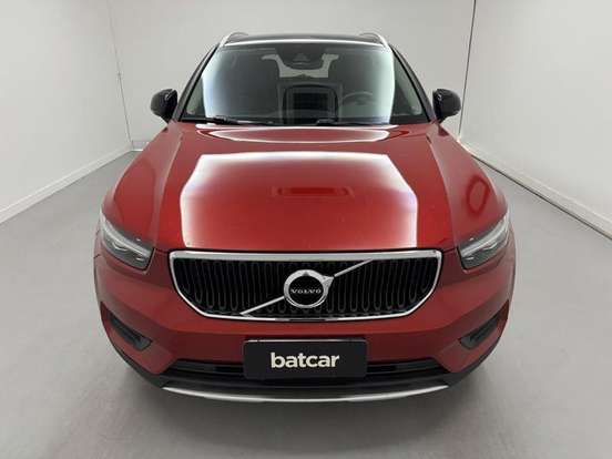 VOLVO-XC40-2018