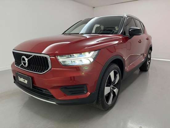 VOLVO-XC40-2018