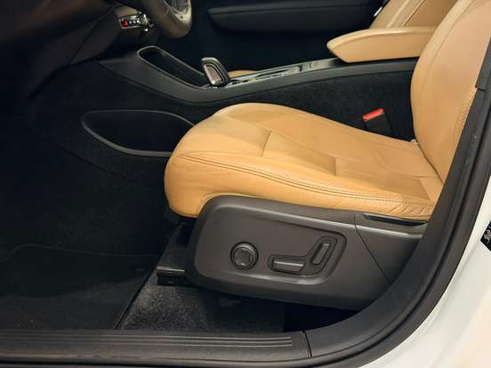 VOLVO-XC40-2.0 T5 GASOLINA MOMENTUM AWD GEARTRONIC VOLVO-XC40-2018