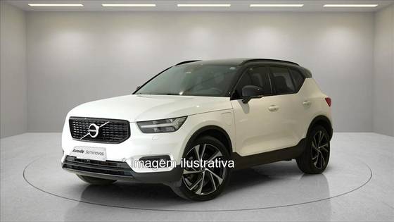 VOLVO XC40 2.0 T5 GASOLINA MOMENTUM AWD GEARTRONIC