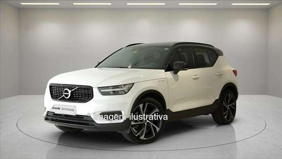 VOLVO-XC40-2.0 T5 GASOLINA MOMENTUM AWD GEARTRONIC VOLVO-XC40-2019