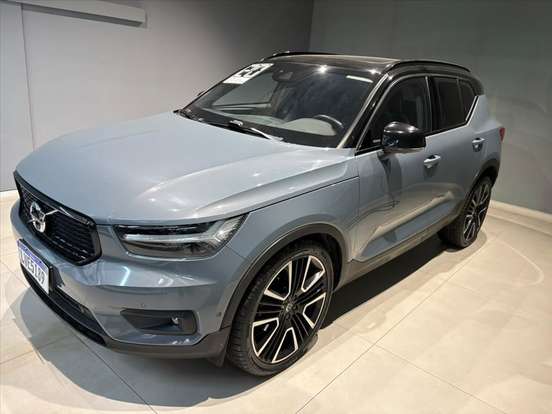 VOLVO-XC40-2019
