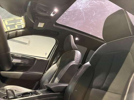 VOLVO-XC40-2.0 T5 GASOLINA R-DESIGN AWD GEARTRONIC VOLVO-XC40-2019