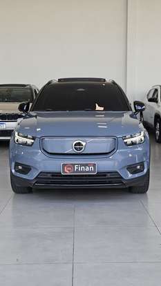 VOLVO-XC40-2021