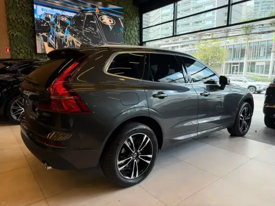 VOLVO-XC60-2.0 D5 DIESEL MOMENTUM AWD GEARTRONIC VOLVO-XC60-2019