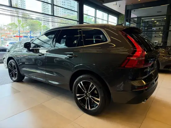 VOLVO-XC60-2019