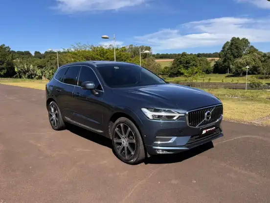 VOLVO-XC60-2017