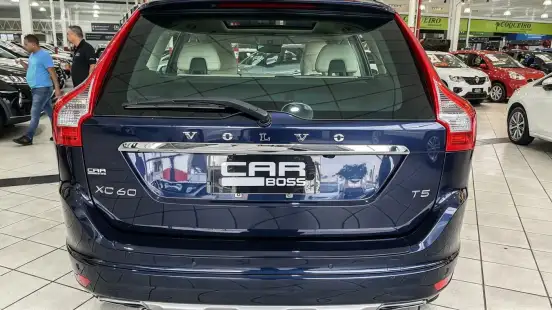 VOLVO-XC60-2016