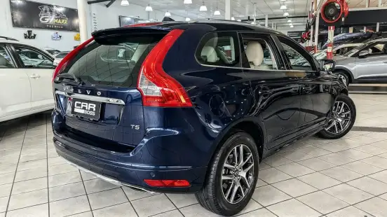 VOLVO-XC60-2016