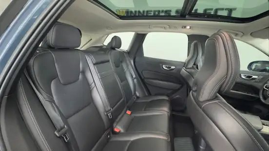 VOLVO-XC60-2021